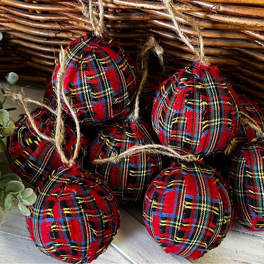 10 Primitive RED TARTAN PLAID RAG BALLS Christmas tree Ornaments bowl filler lot